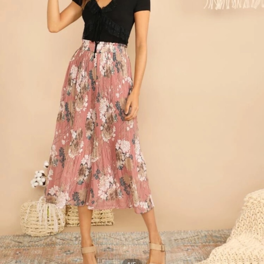 Floral cullote pants🌸